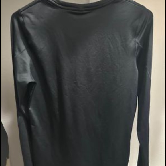 Women Under Armour Cold Gear shirt - Picture 3 of 3